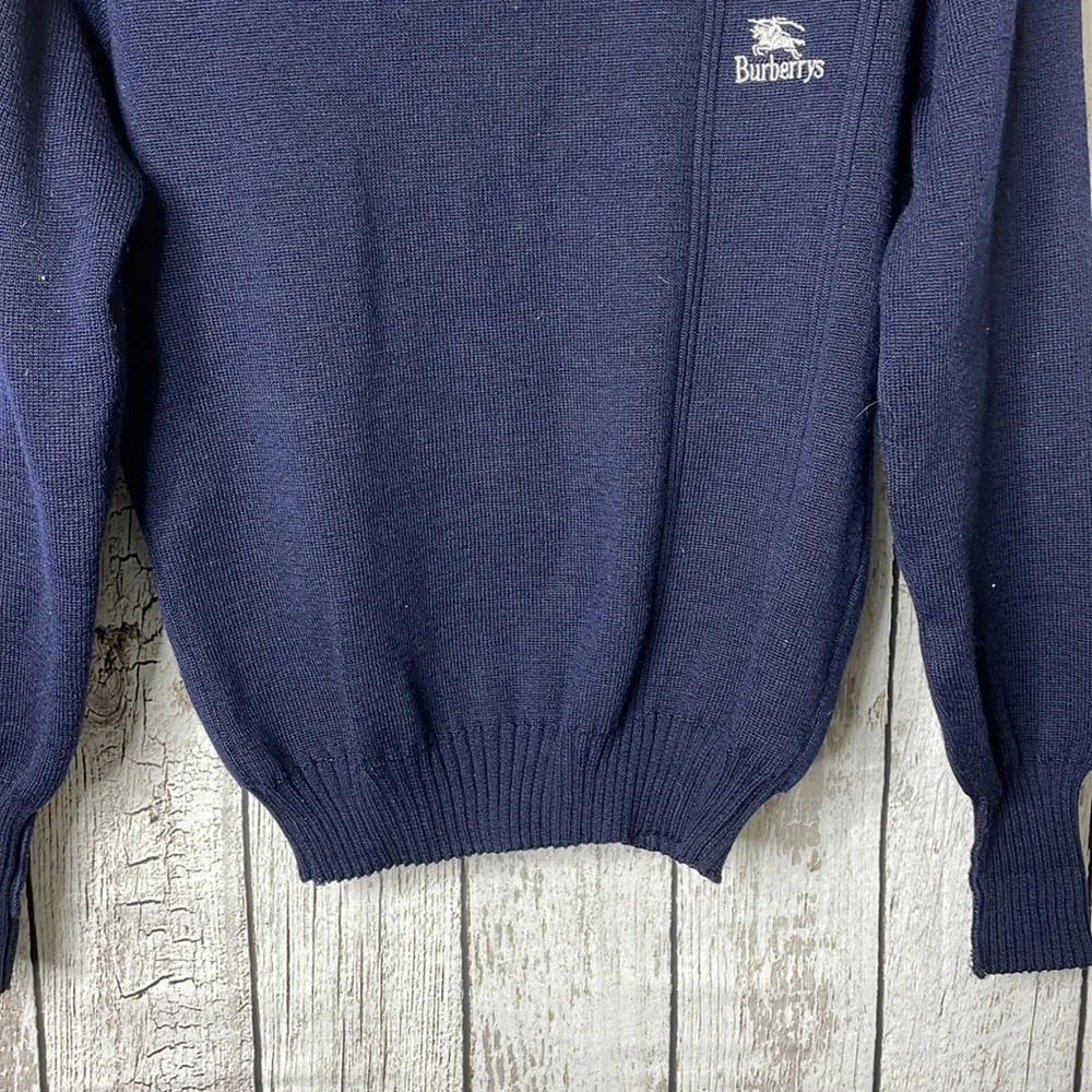 Burberry’s vintage sweater size medium?​​ - Picture 3 of 12